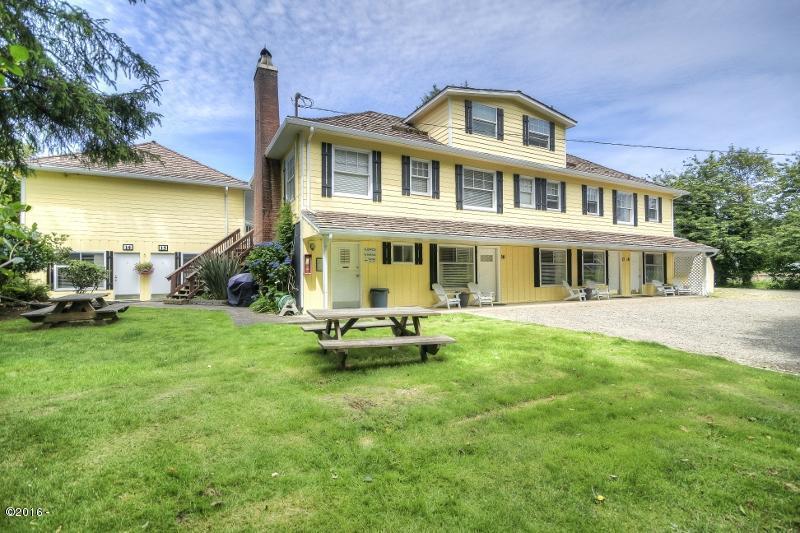Captain Cook Inn Lincoln City Bagian luar foto