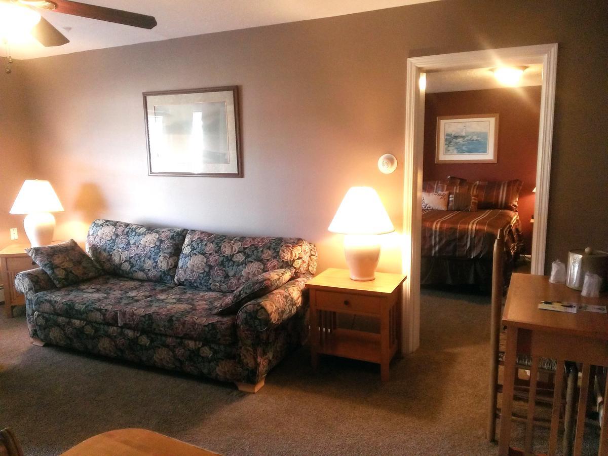 Captain Cook Inn Lincoln City Bagian luar foto