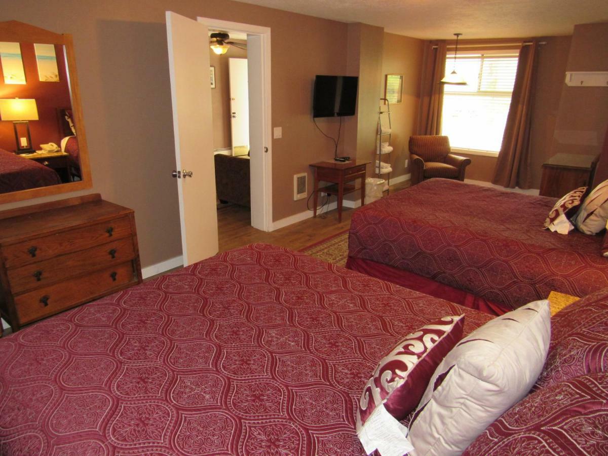 Captain Cook Inn Lincoln City Bagian luar foto